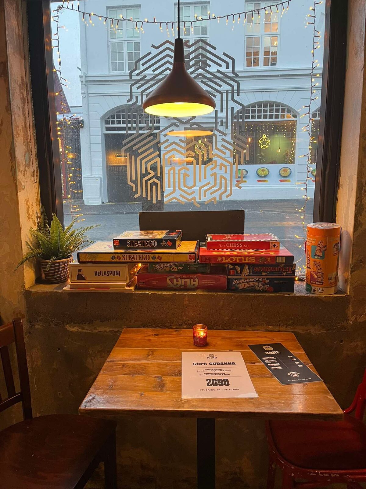 Board games by the window at ÆGIR 101